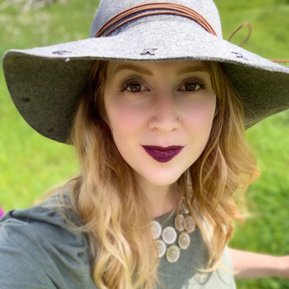 Meet your Posher, Raea